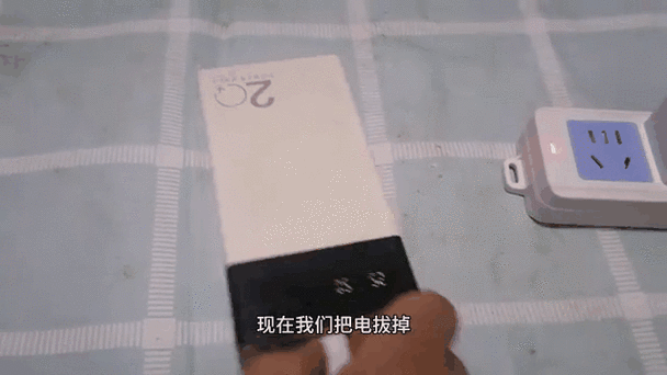 充电宝充不进电灯一直闪