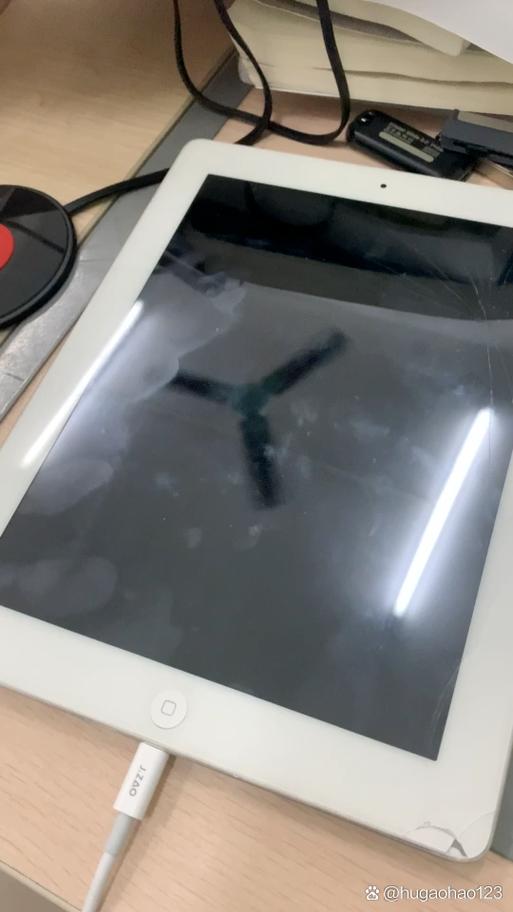 ipad黑屏白苹果开不了机